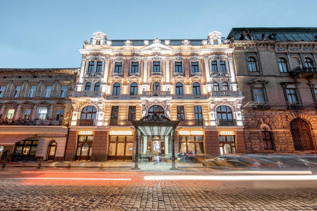 Grand Hotel Lviv Casino & Spa Ngoại thất bức ảnh The hotel in 2014
