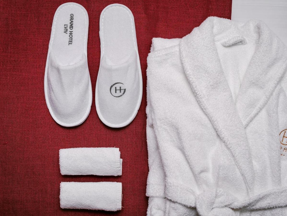 Grand Hotel Lviv Casino & Spa Ngoại thất bức ảnh A bathrobe and slippers