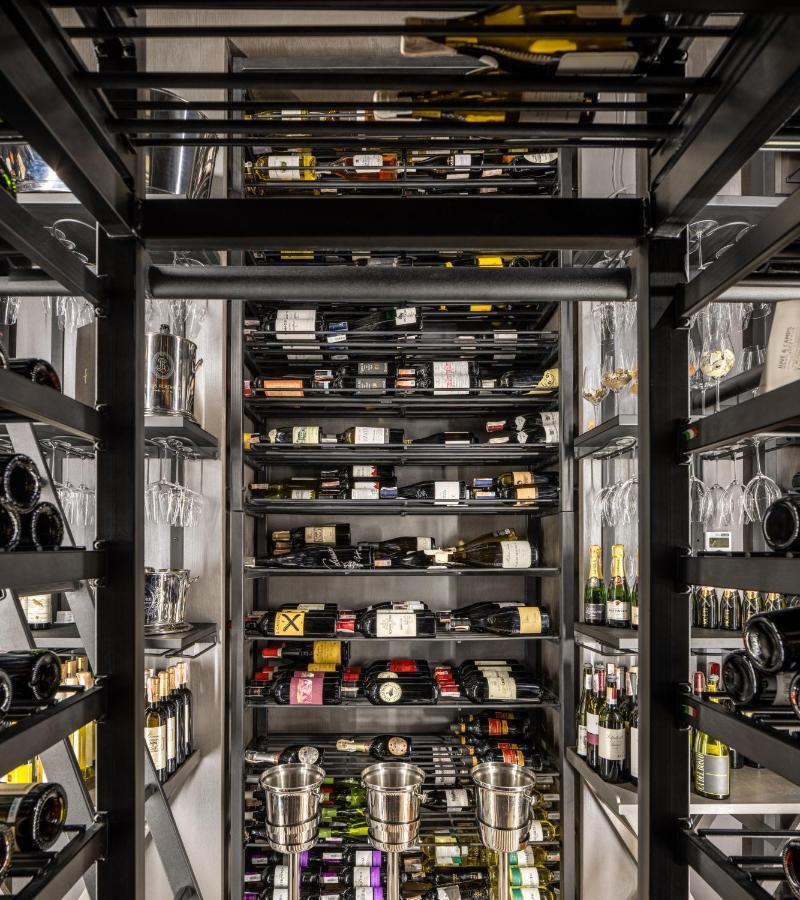 Grand Hotel Lviv Casino & Spa Ngoại thất bức ảnh Wine cellar