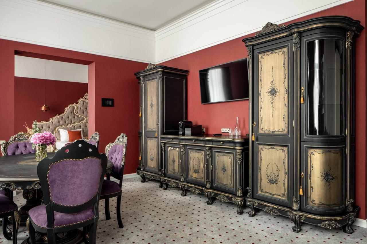 Grand Hotel Lviv Casino & Spa Ngoại thất bức ảnh A typical interior of a suite