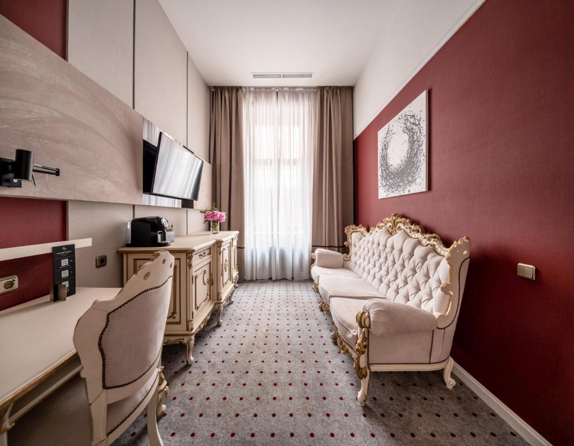 Grand Hotel Lviv Casino & Spa Ngoại thất bức ảnh Suite