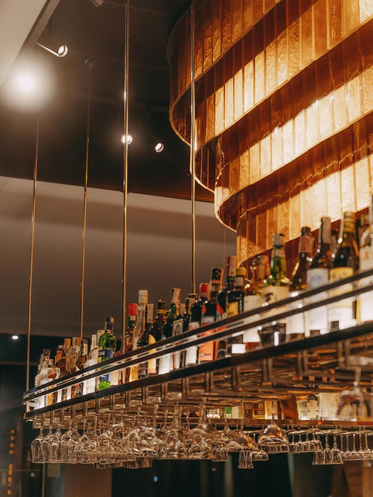 Grand Hotel Lviv Casino & Spa Ngoại thất bức ảnh The bar at the 360° Lounge