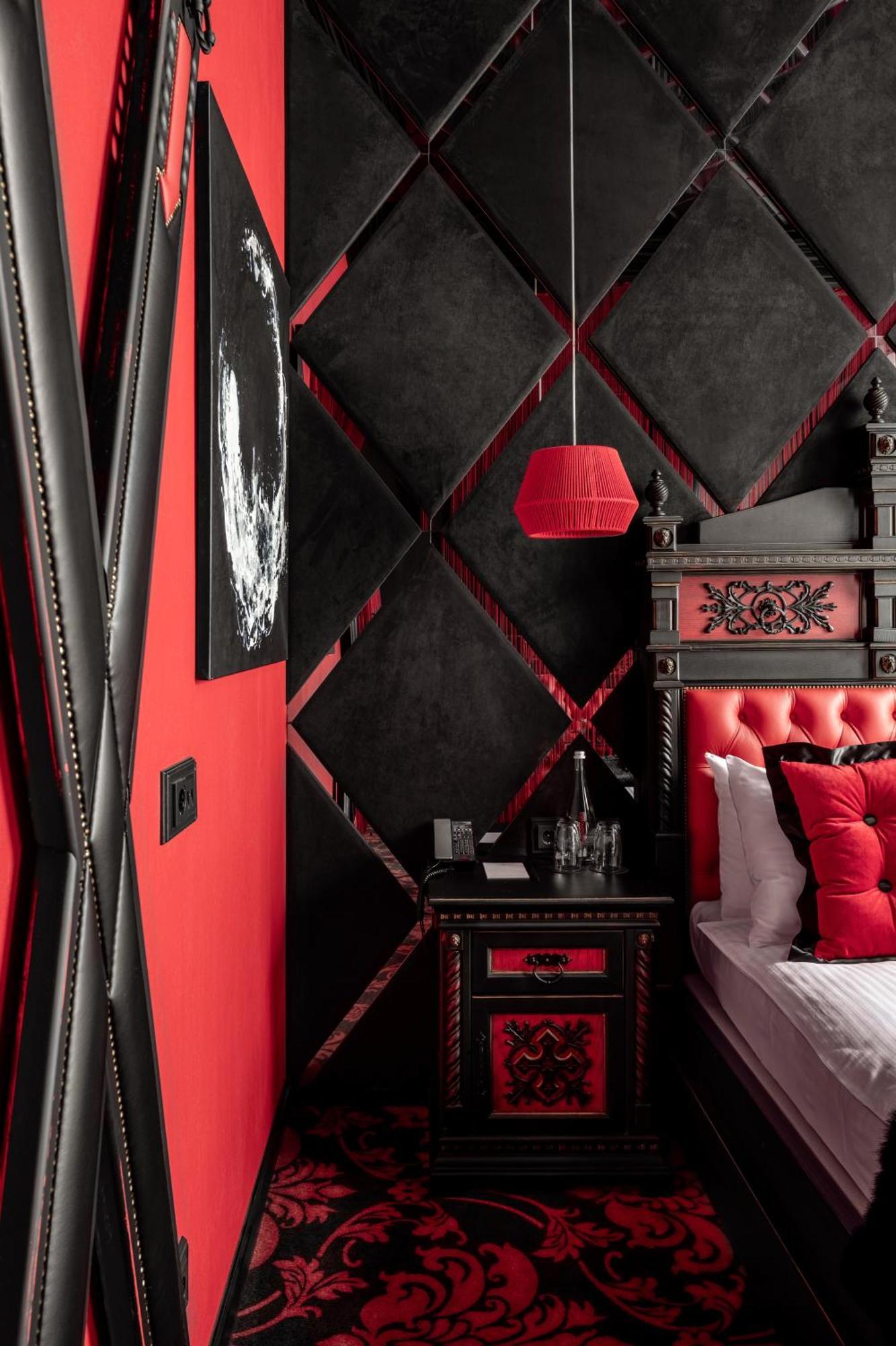 Grand Hotel Lviv Casino & Spa Ngoại thất bức ảnh A room at the Standard East Village