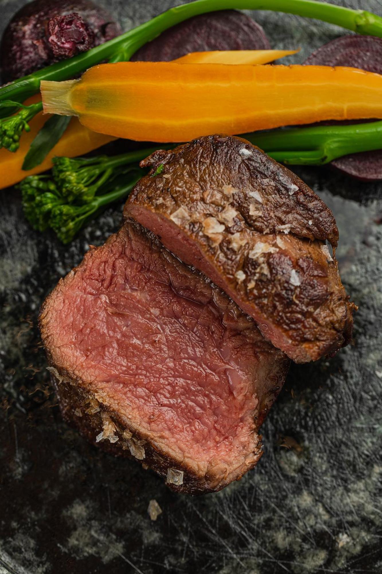 Grand Hotel Lviv Casino & Spa Ngoại thất bức ảnh A cooked steak